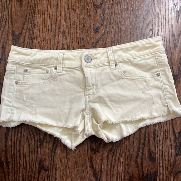 Low rise shorts - Picture 1 of 4